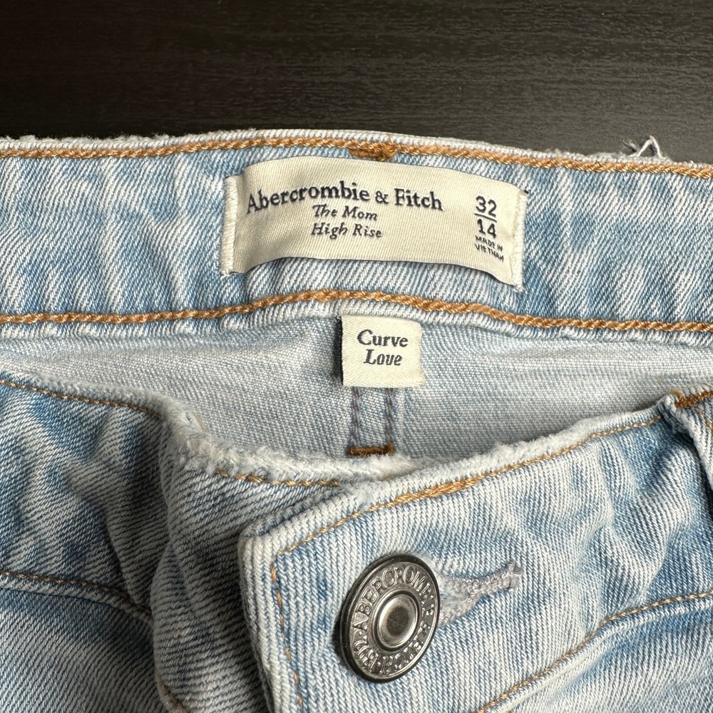 Abercrombie Curve Love Mom Jeans Womens 32 sz 14 High Rise Light Wash Denim NWT - Picture 6 of 8